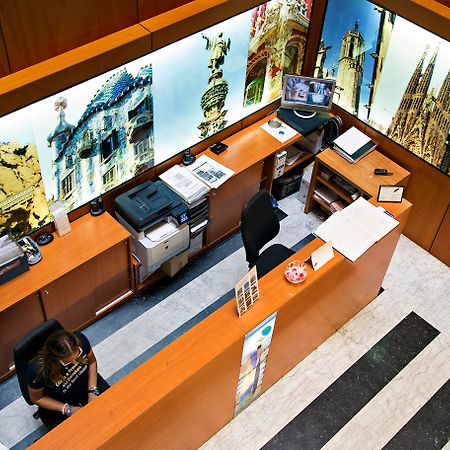 Libere Barcelona Sant Antoni Aparthotel Bagian luar foto