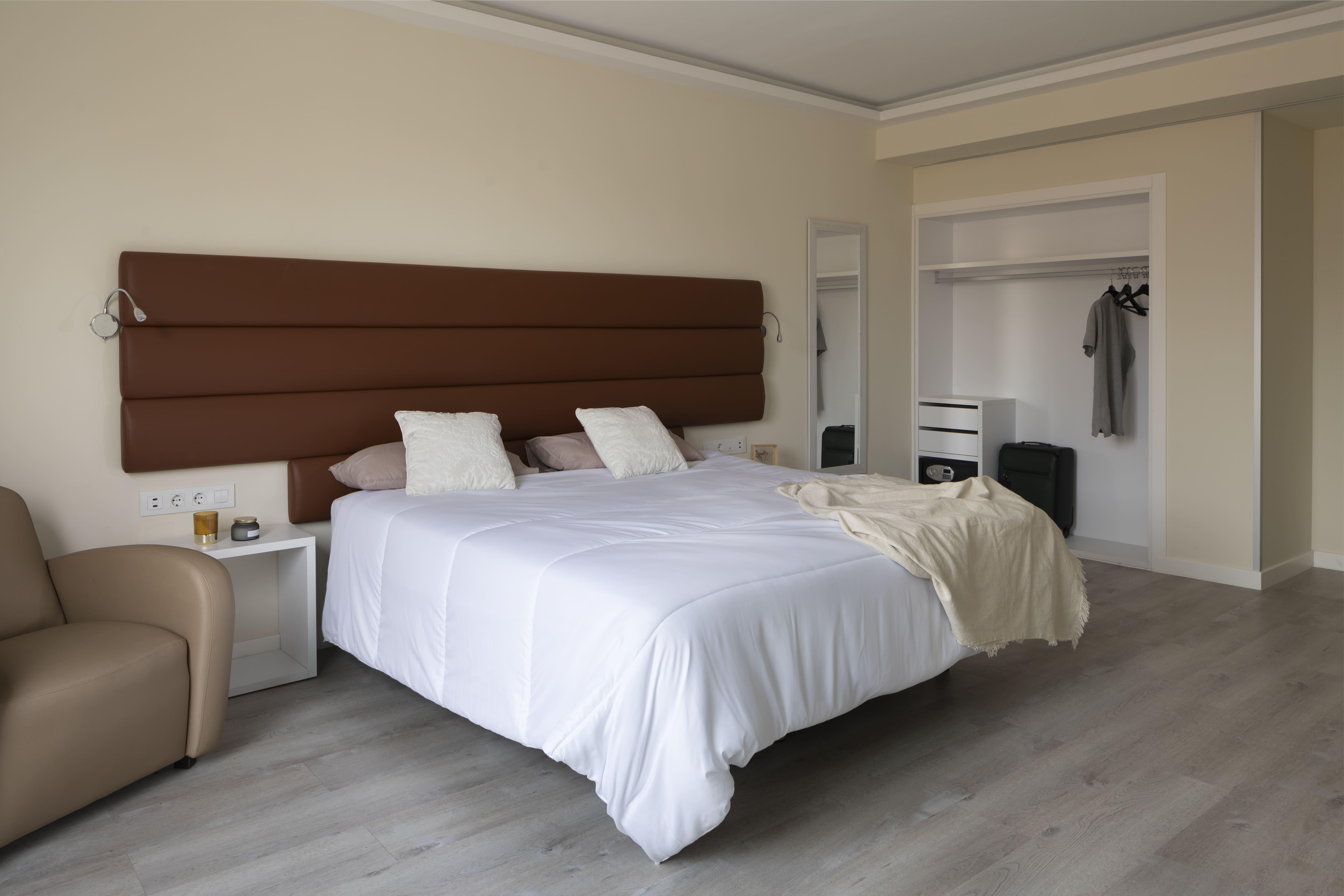 Libere Barcelona Sant Antoni Aparthotel Bagian luar foto
