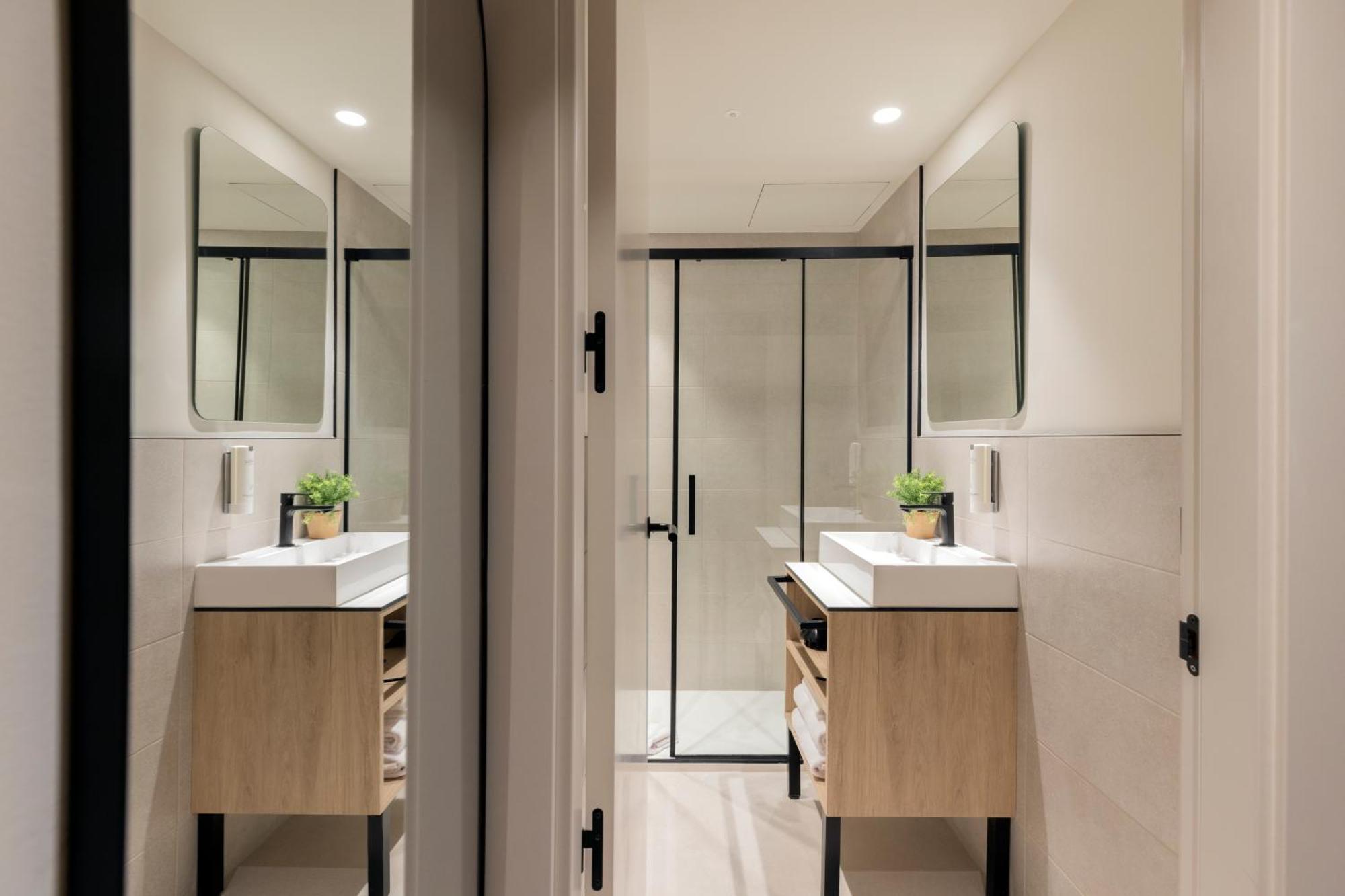 Libere Barcelona Sant Antoni Aparthotel Bagian luar foto